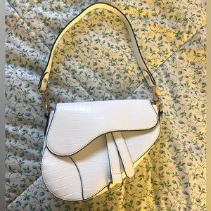 White Saddle Bag